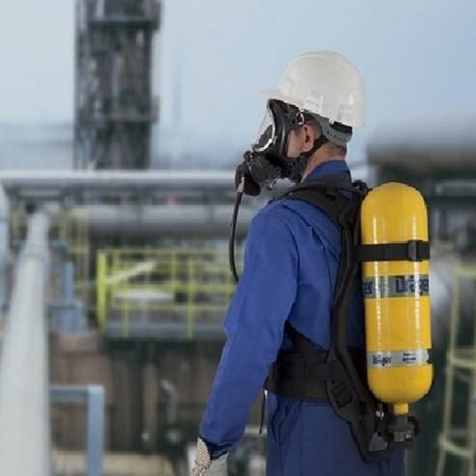 Worker Using PSS 3000 Breathing Apparatus